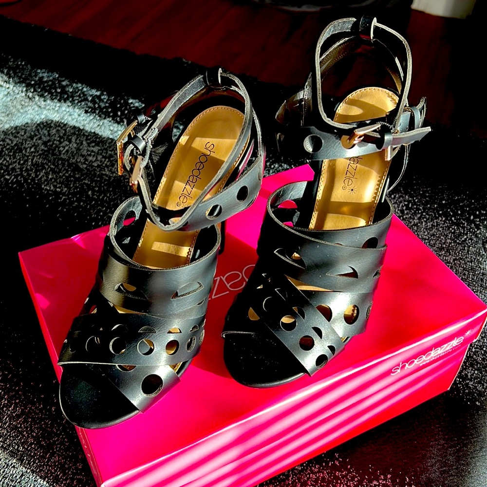 Shoe dazzle Dress Sandals a color: Black Size: 7.5